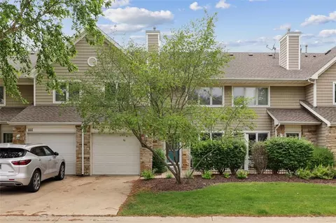 811 Burr Oaks Dr #1110, West Des Moines, IA 50266