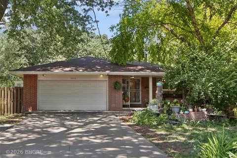 1504 73rd St, Windsor Heights, IA 50324