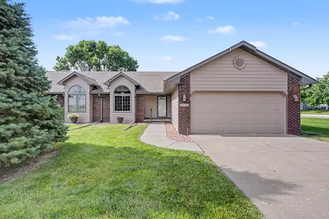 1012 8th St SE, Altoona, IA 50009
