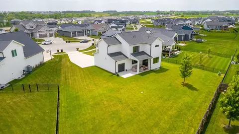 695 Morning Star Ct, Waukee, IA 50263