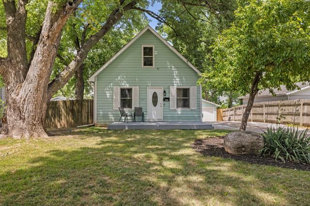 412 E Gray St, Des Moines, IA 50315