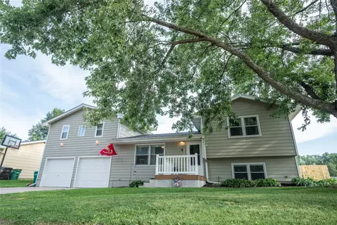 420 W Mills St, Winterset, IA 50273