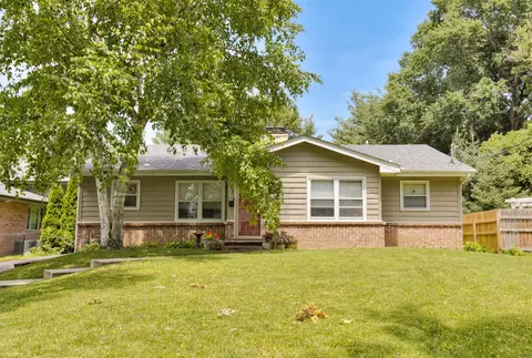 6409 6411 Forest Ct, Windsor Heights, IA 50324