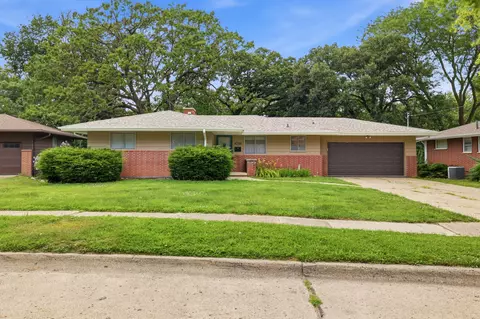 4206 43rd St, Des Moines, IA 50310
