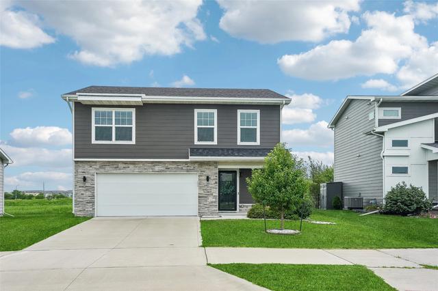 1365 SE Parkview Crossing Dr, Waukee, IA 50263