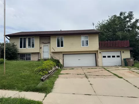4420 Wakonda Dr, Norwalk, IA 50211