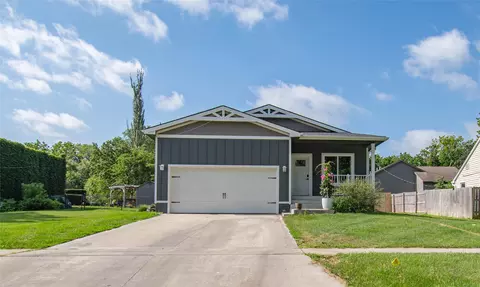 1131 Prairie St, Adel, IA 50003