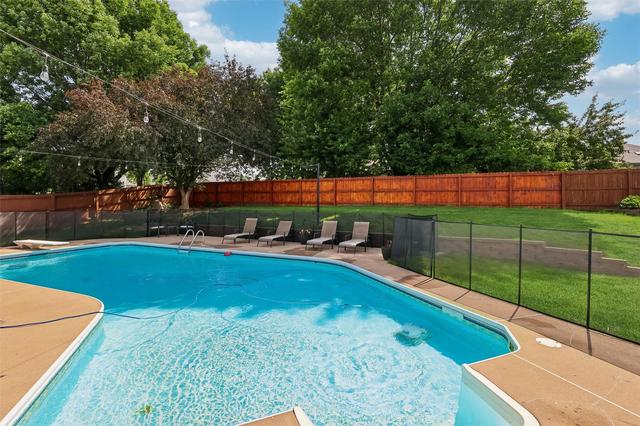 821 58th St, West Des Moines, IA 50266