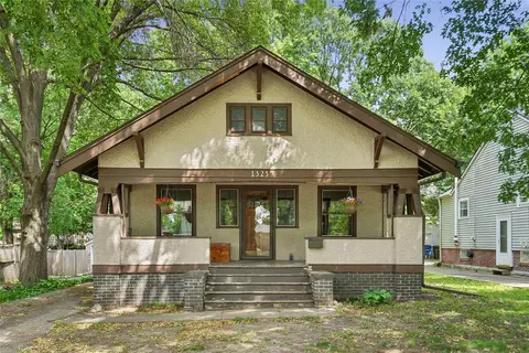 1323 46th St, Des Moines, IA 50311