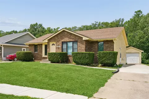 4324 50th St, Des Moines, IA 50310