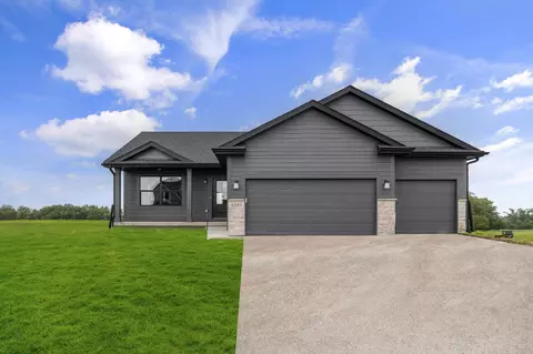 1003 Shady Lane Dr, Norwalk, IA 50211