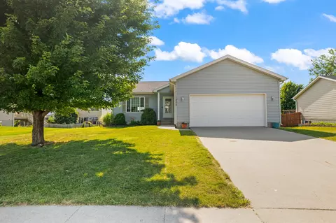 1208 Michael St SE, Bondurant, IA 50035