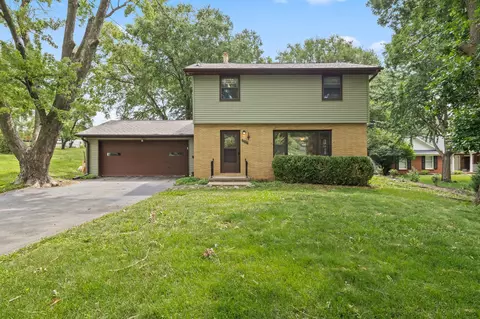 1655 NW 78th St, Clive, IA 50325