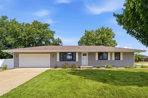 1500 W Salem Ave, Indianola, IA 50125