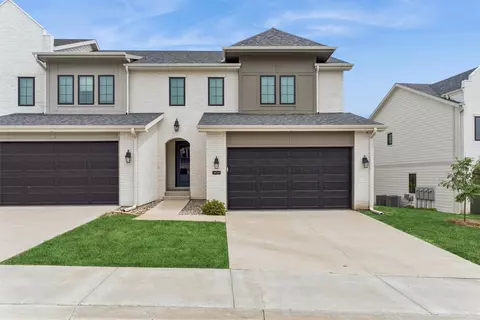 14141 Wilden Dr, Urbandale, IA 50323
