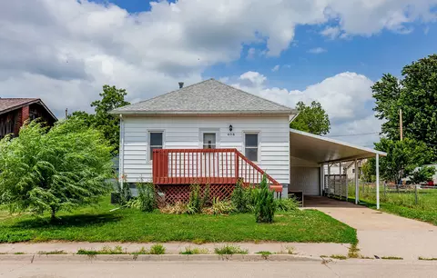 608 North St, Perry, IA 50220