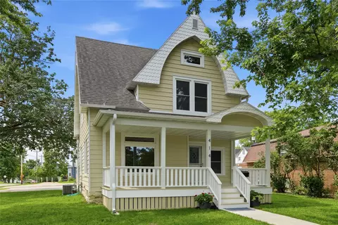 414 E Robinson St, Knoxville, IA 50138