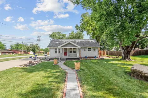 7119 Maryland Dr, Urbandale, IA 50322