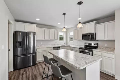 Kitchen - 423 Wildcat Ct, Stuart, IA 50250 photo 3 of 4