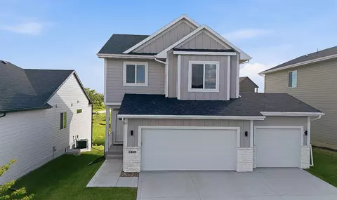 1467 S 91st St, West Des Moines, IA 50266