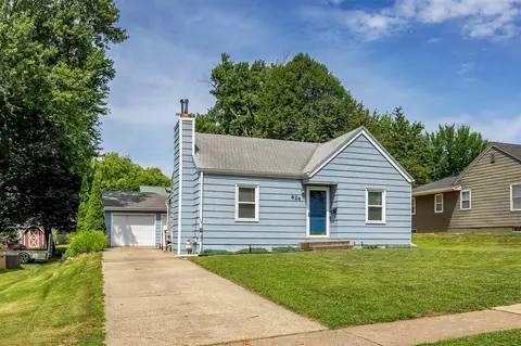624 11th St, West Des Moines, IA 50265