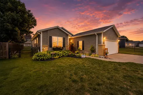 901 33rd St SW, Bondurant, IA 50035
