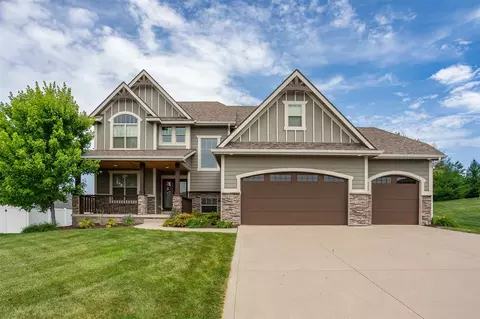 2405 148th Ct, Urbandale, IA 50323