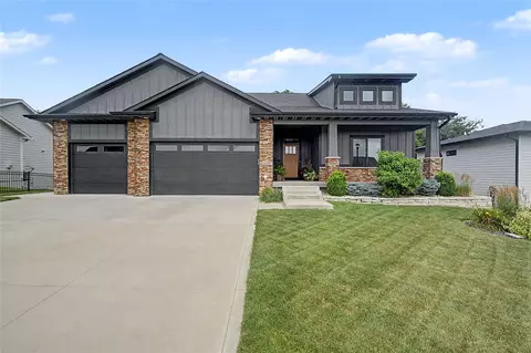 2205 NE Heritage Dr, Grimes, IA 50111