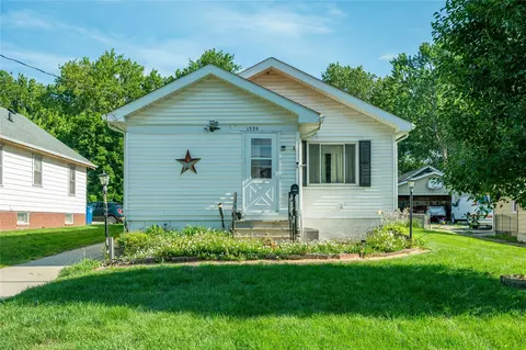 1526 Wilson Ave, Des Moines, IA 50316