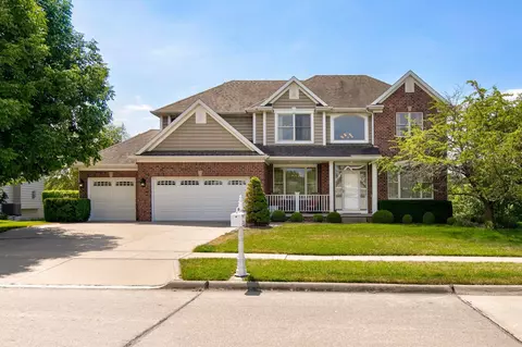 15220 Ridgemont Dr, Urbandale, IA 50323