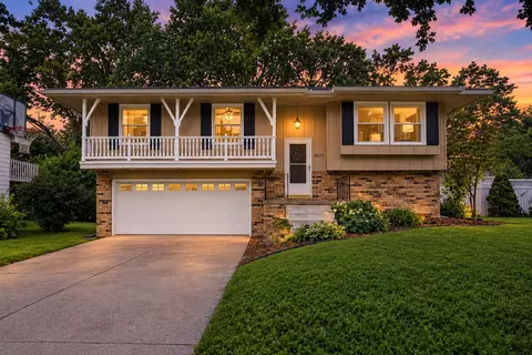 4513 67th St, Urbandale, IA 50322