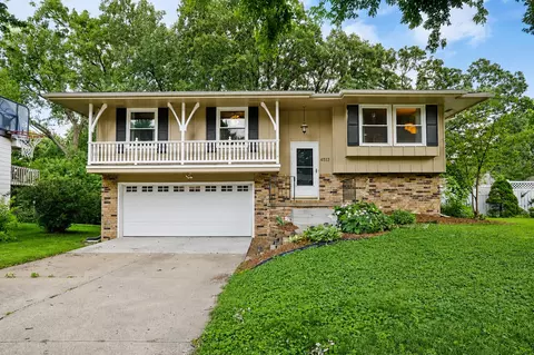 4513 67th St, Urbandale, IA 50322