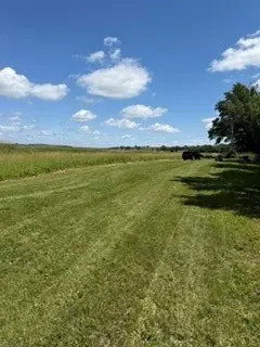 10 NE Acres Ml Ne 240th Pl, Pella, IA 50219