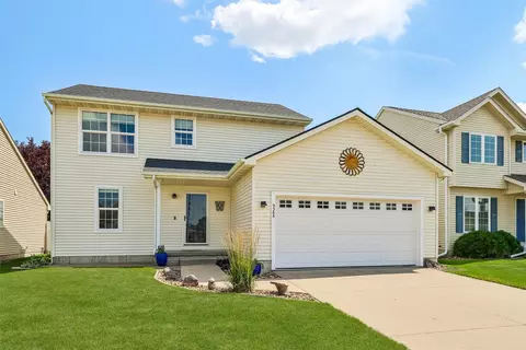 9366 Red Sunset Dr, West Des Moines, IA 50266