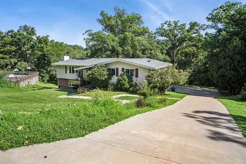 37 Woodshire Dr, Ottumwa, IA 52501