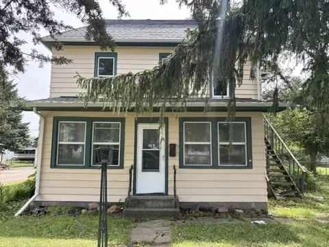 814 W 5th St S, Newton, IA 50208