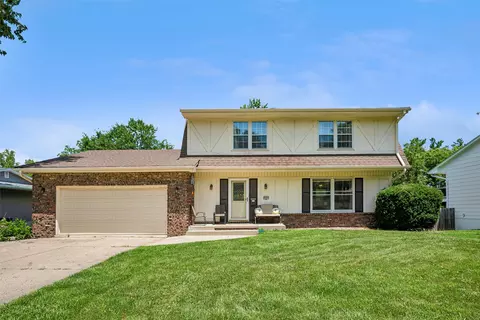 2501 Pleasant St, West Des Moines, IA 50266