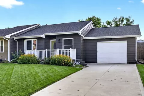 1207 Holly Dr, Norwalk, IA 50211