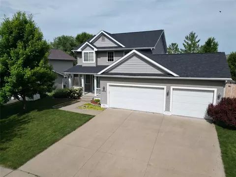3608 Brook Run Dr, Des Moines, IA 50317
