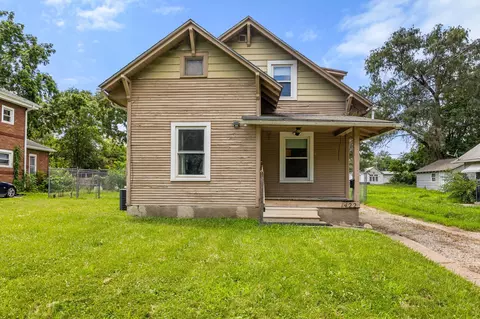 1422 Idaho St, Des Moines, IA 50316