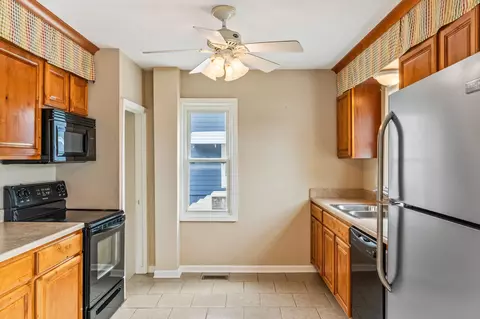 6412 Washington Ave, Windsor Heights, IA 50324