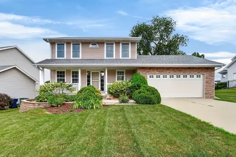 2905 145th St, Urbandale, IA 50323