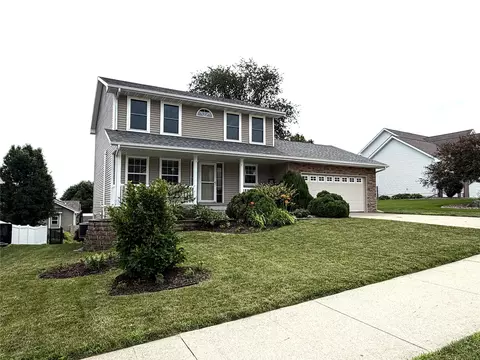 2905 145th St, Urbandale, IA 50323