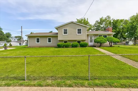 3932 E Douglas Ave, Des Moines, IA 50317