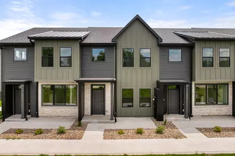 903 Percheron Ln, Norwalk, IA 50211