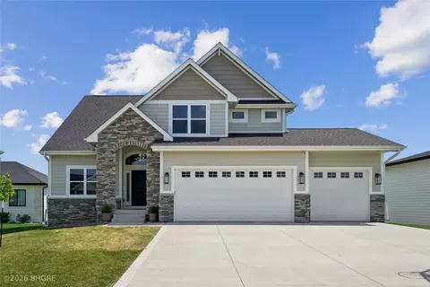 220 NW Woodmoor Dr, Waukee, IA 50263