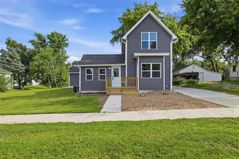 406 4th Ave, Grinnell, IA 50112
