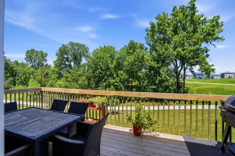 15307 Goldenrod Dr, Urbandale, IA 50323