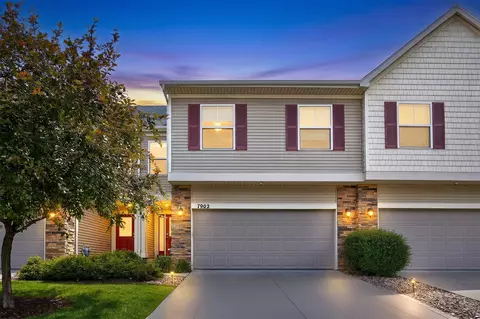 7902 Cottonwood Ln, West Des Moines, IA 50266