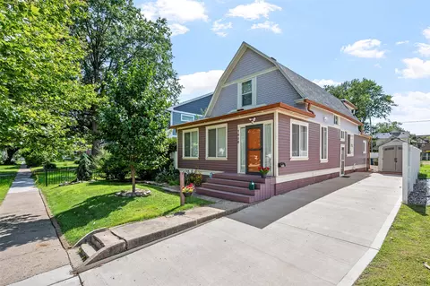 1080 35th St, Des Moines, IA 50311